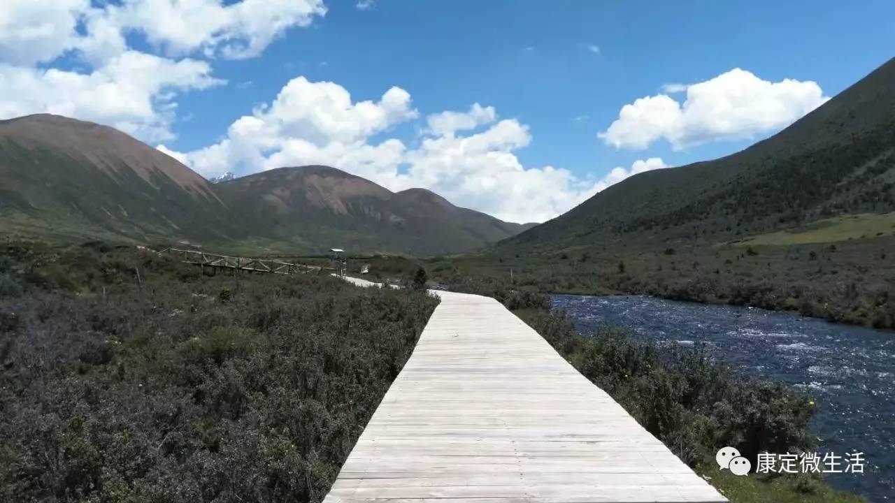 然梯寺是木雅地區享有盛名的藏傳佛教寺廟.