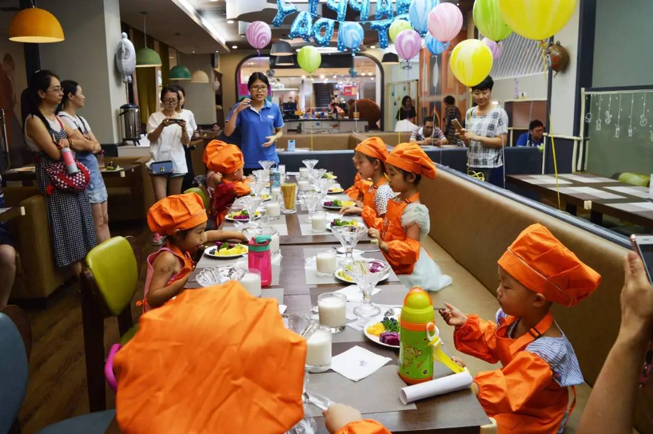 【爱贝回顾】七月生日会 夏日美味甜点—水果奶冻布丁diy,活动回顾