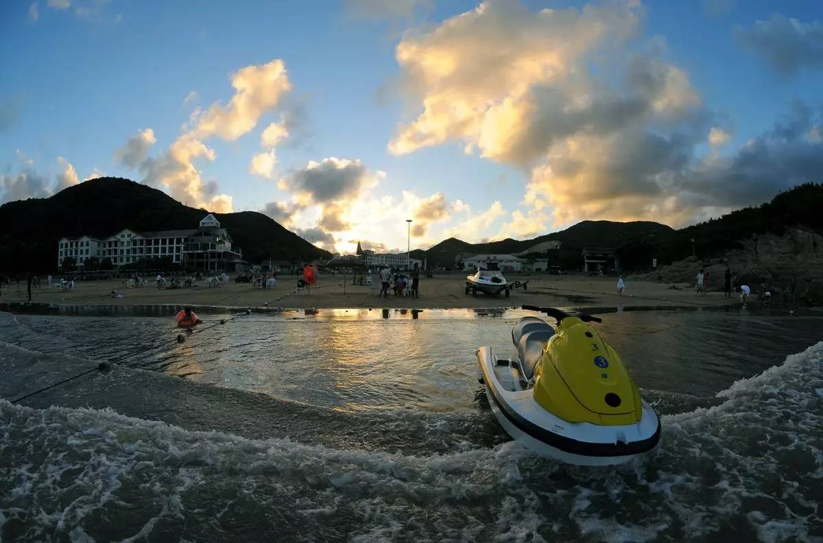 島水世界 歡樂世界 象山松蘭山海濱度假區 住溫泉酒店別墅豪華二日遊