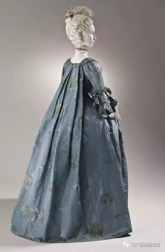 【服饰文化】法国长袍robe à la fran04aise的面料和细节之美