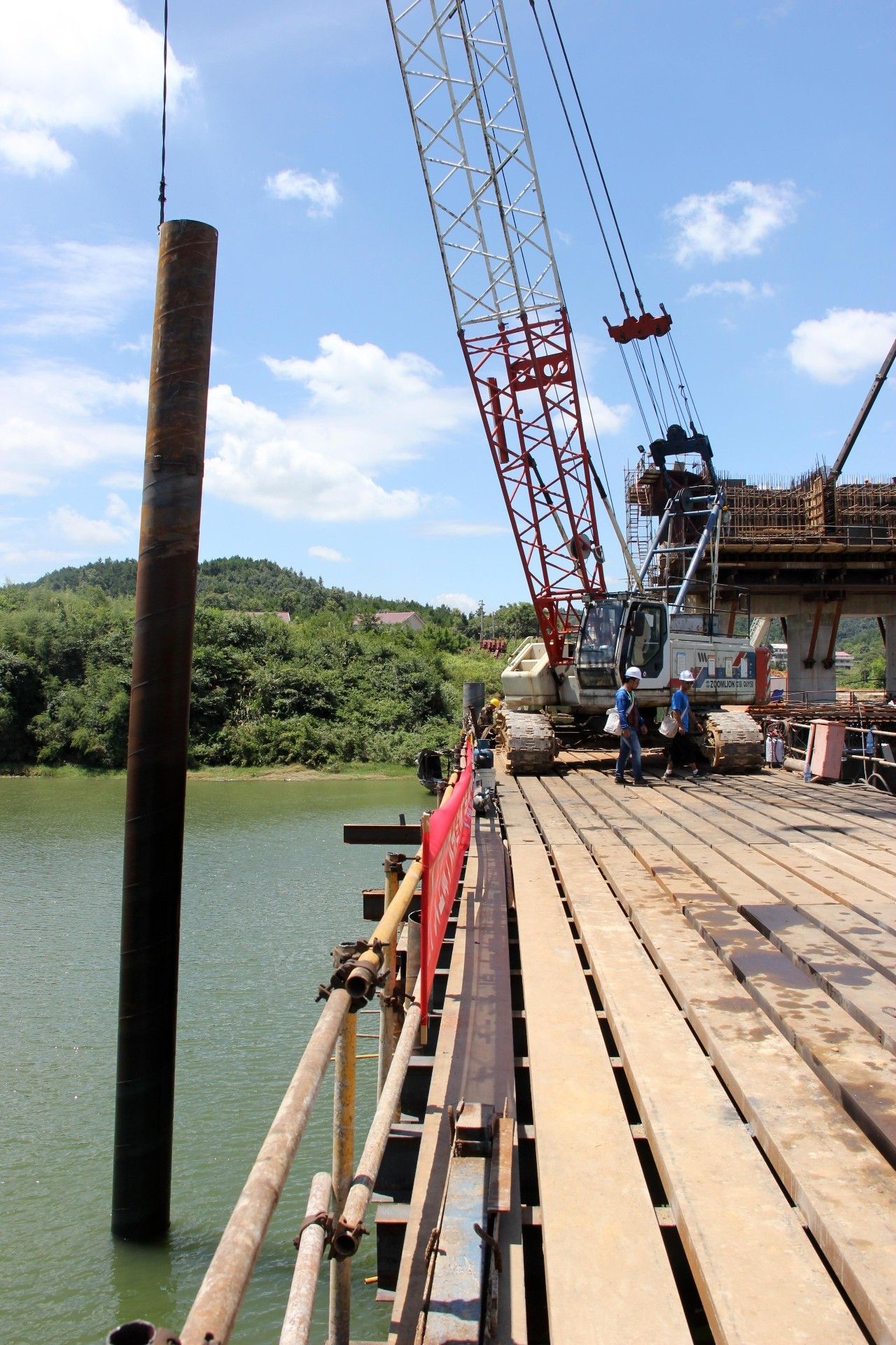 災後重建|益婁高速加快災後重建 水毀漣水河鋼棧橋恢復架通