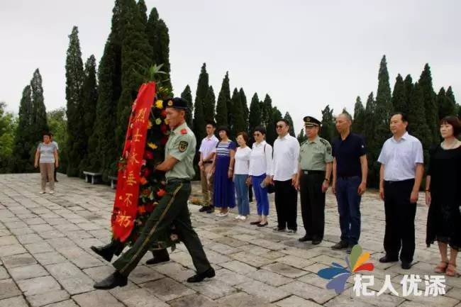 今天,这位著名将军的铜像安放在新泰革命史纪念馆  他是羊流官桥的