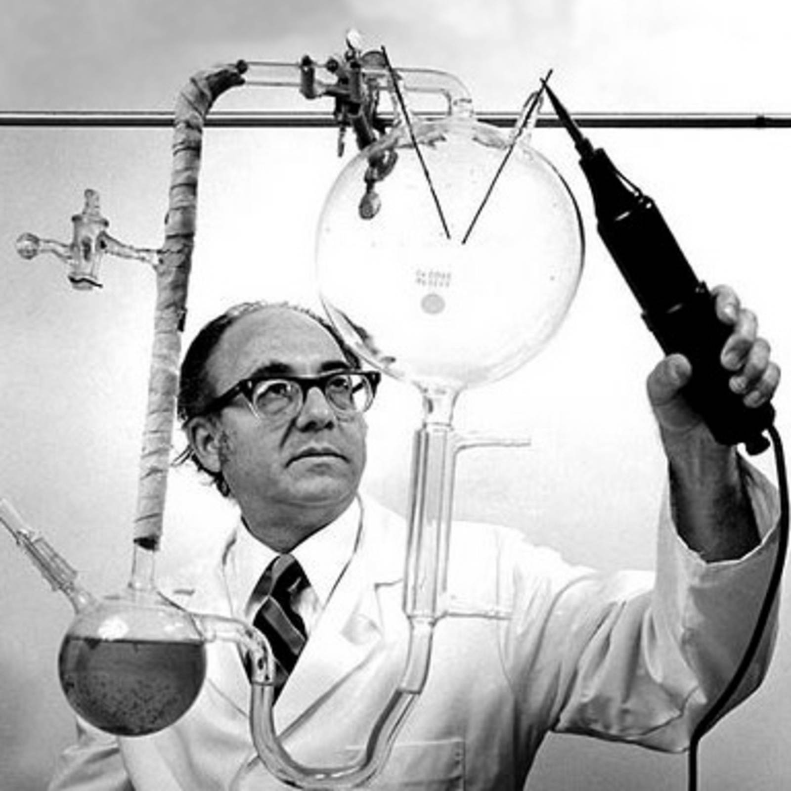 米勒尤里实验1953年,美国化学家哈罗德·尤里和斯坦利·米勒进行了