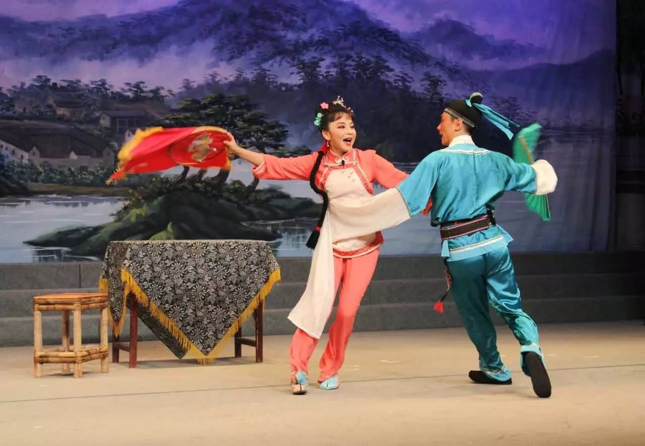 首届全国采茶戏艺术展演暨学术研讨会在梅州五华开幕