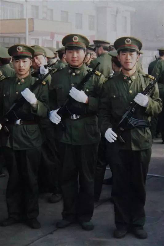 1992年武警军装图片图片