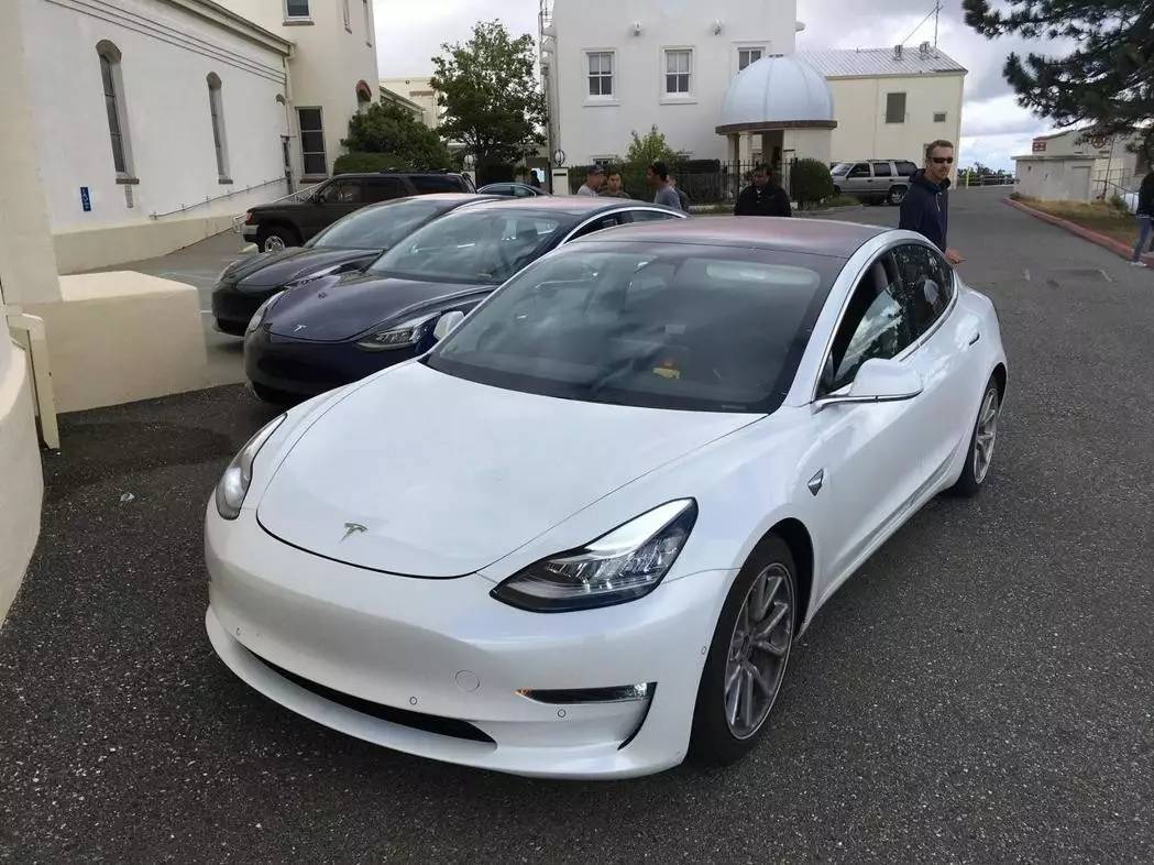 特斯拉model3正式交付,新能源汽车待腾飞