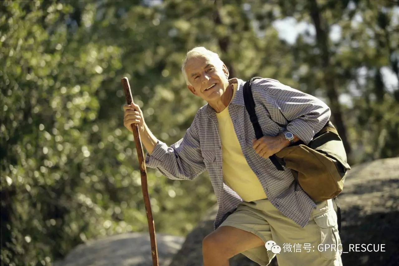 戶外知識中老年人登山不可不知的十件事