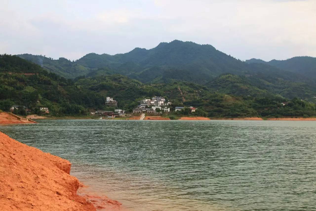 東江湖小鎮黃草