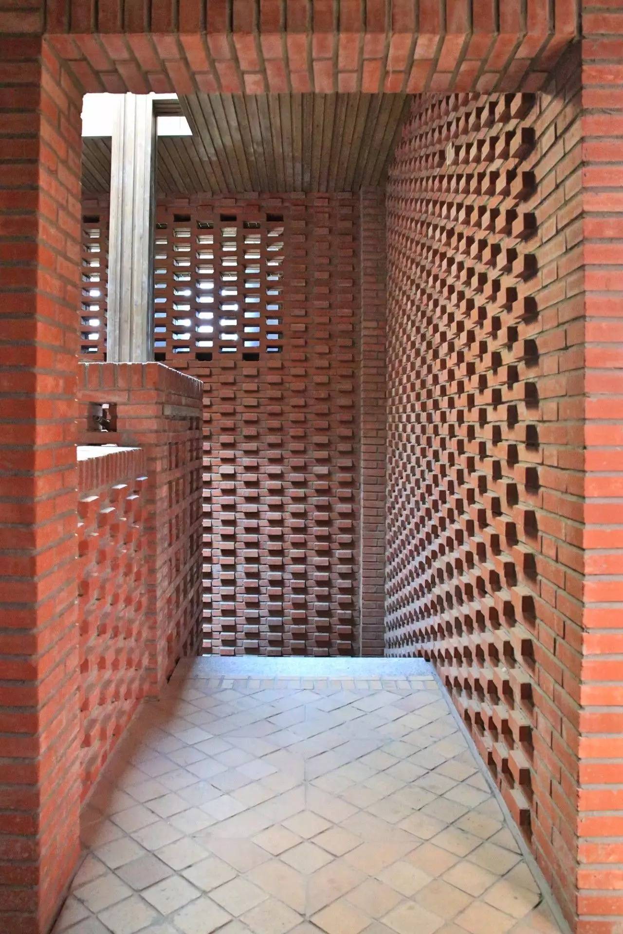酷建筑师在天津巧用红砖妙筑墙