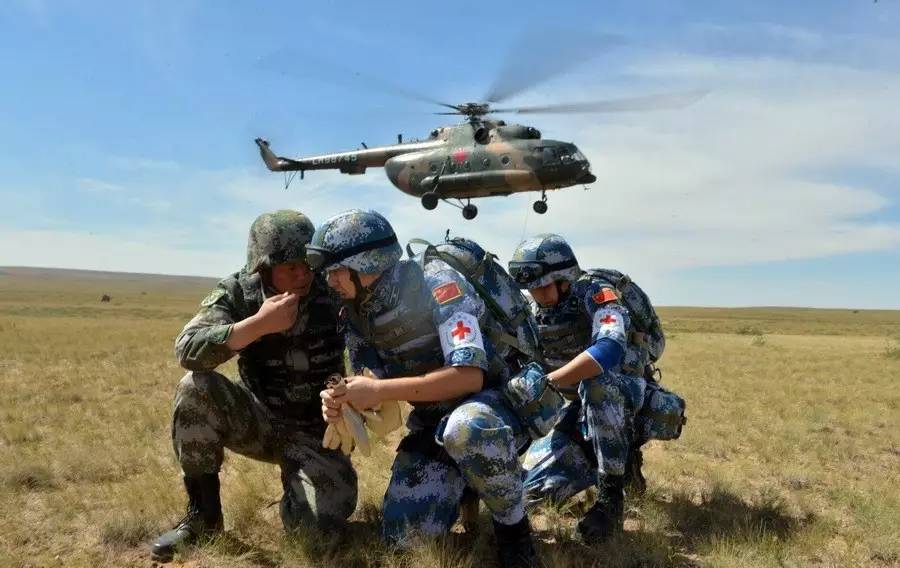 陆地猛虎,空中雄鹰,反恐精英的中国海军特种部队蛟龙突击队