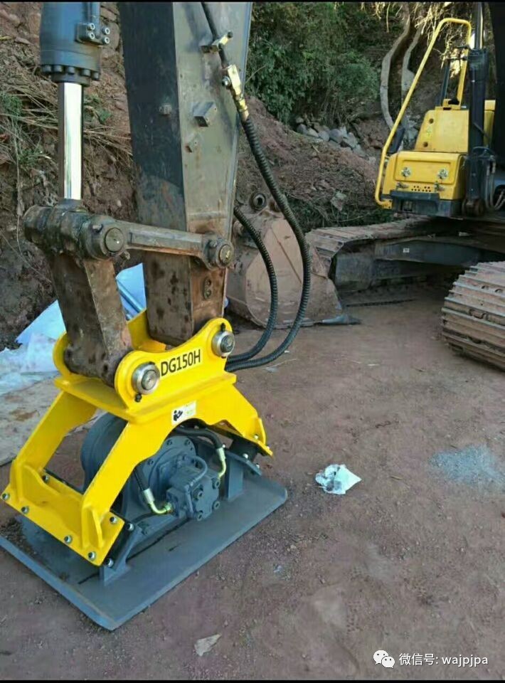 挖掘機未來除了幹挖鬥破碎錘,還靠什麼掙錢