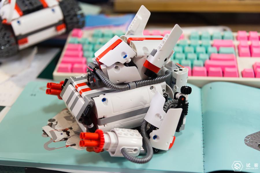 拼出智能时代的童年——米兔积木机器人:履带机甲试玩报告