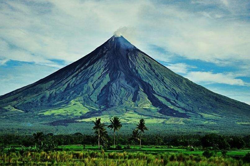 在這裡,你還可以看到世界最完美的火山錐,與世界上最大的鯊魚一起游泳