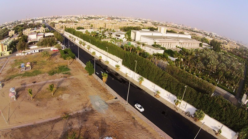 吉达防洪工程11标海尔港造堤之字长龙吉达港介绍吉达,是沙特阿拉伯