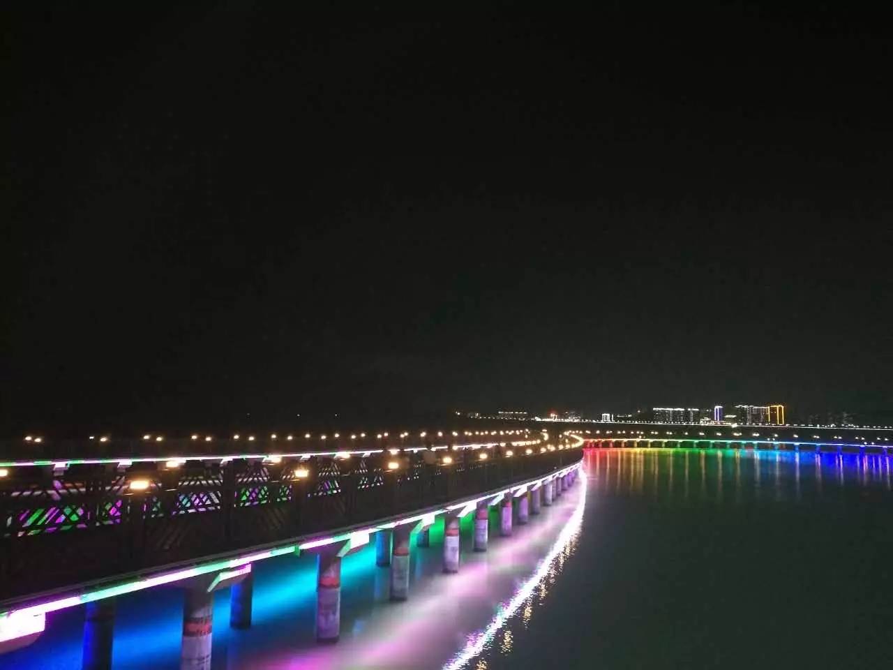 汕尾星河湾夜景图片