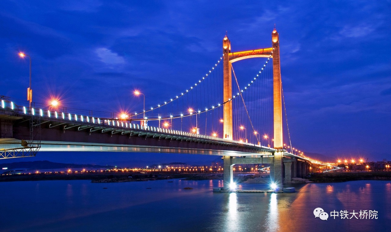 【新地标】珠海市首座欧式风格自锚式悬索桥通车