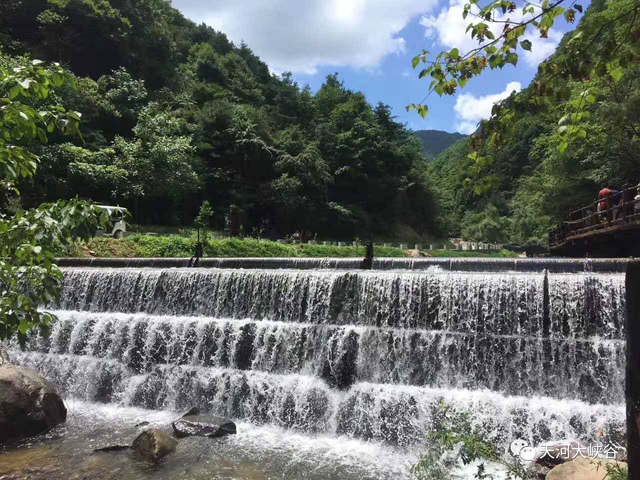 旅遊一路向西這裡地廣人稀峽谷微風起我在天河等你