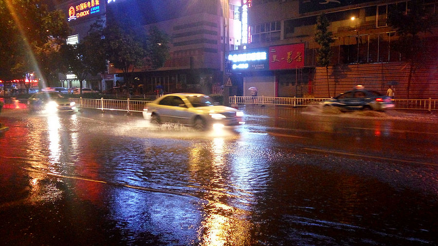 甘肃天水暴雨图片