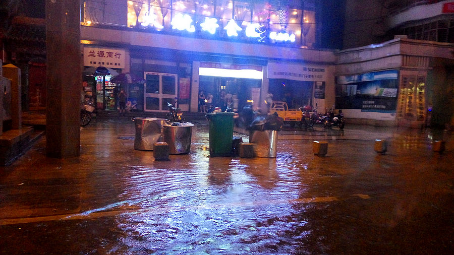 甘肃天水暴雨图片