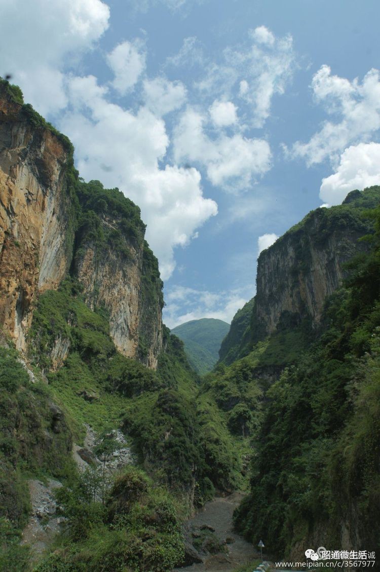 昭通這個地方可以讓你玩嗨她就是大山大水西涼山