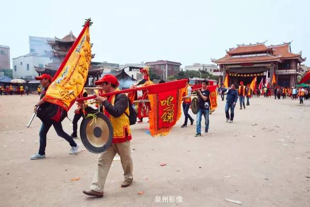 (这种方式多为王爷庙)一座宫庙,通常以分身或分香的方式繁殖衍生