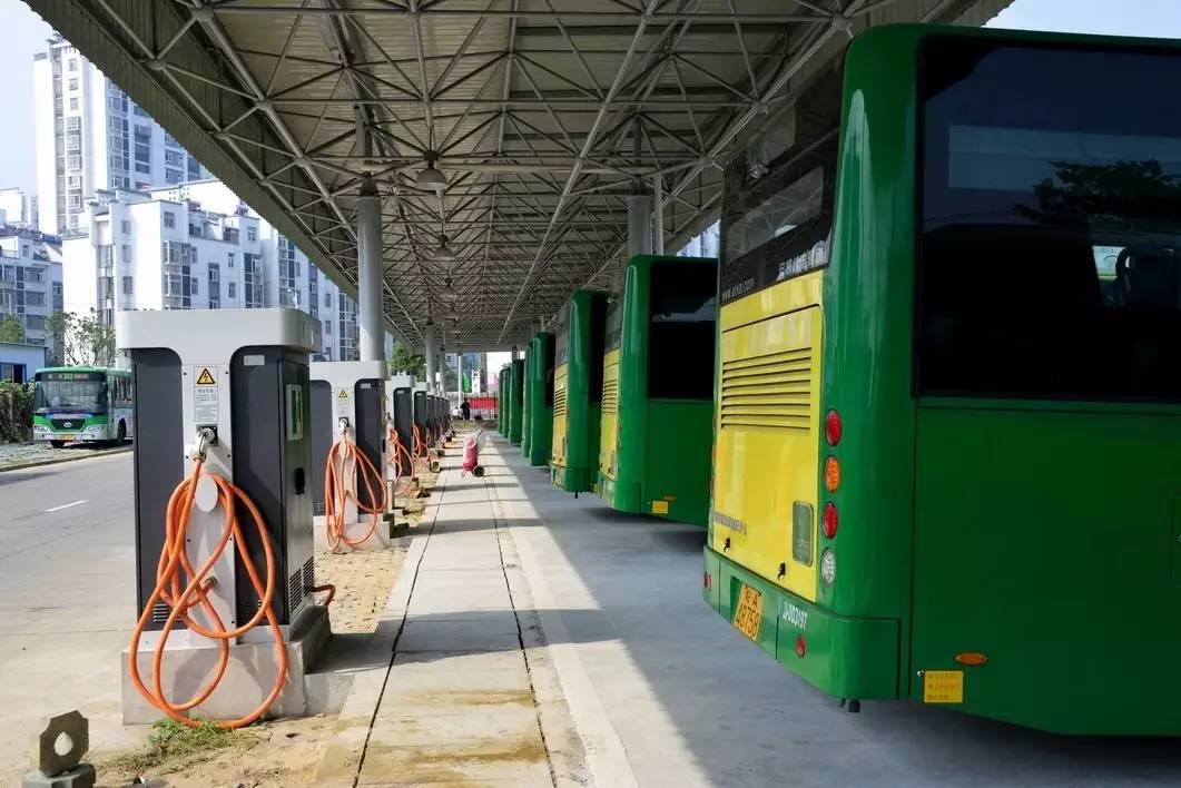 宜宾将建首个公交车充电站