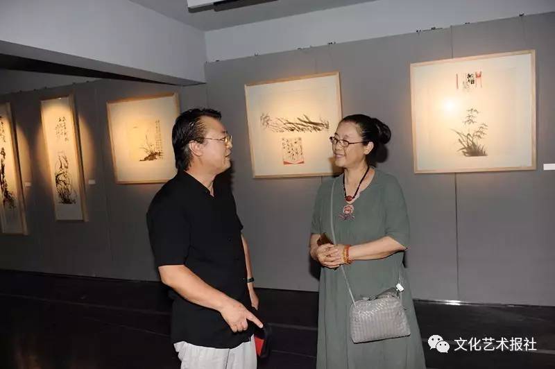 陝西國畫院花鳥畫院觀蘭展暨學術座談會在西安名都美術館開幕