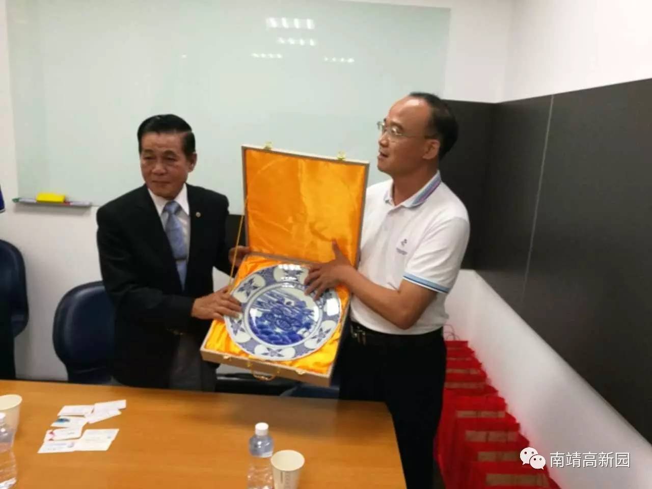 文生一行先后拜访国民党中常委,钨钢大王廖万隆,政融集团董事长吴政雄