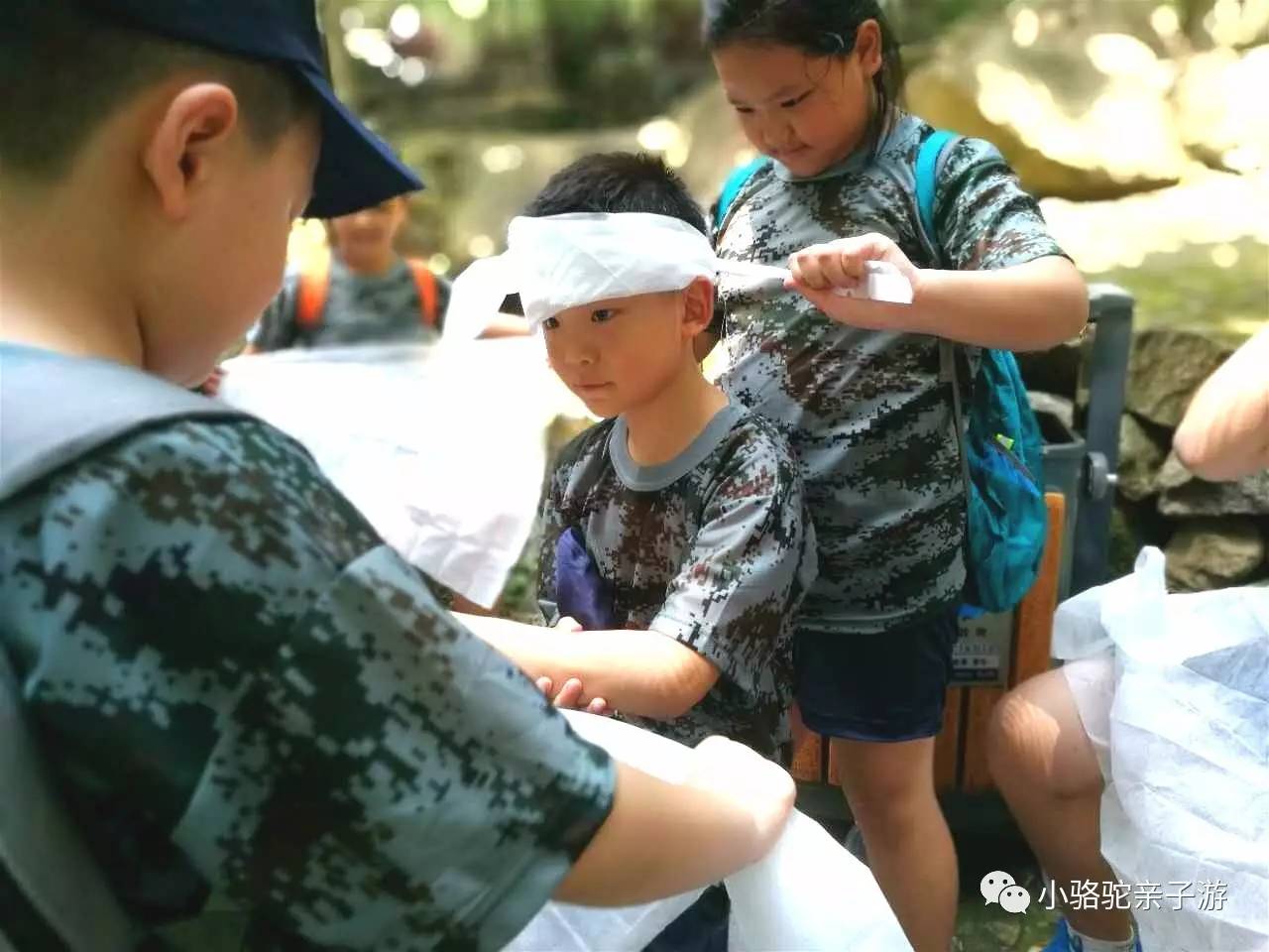 遭遇地震,孩子们如何自救?飞行员夏令营野外授课,实战模拟!