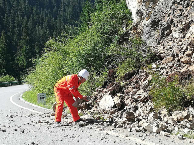 【祈福九寨】四川,九寨地震后的铁建行动