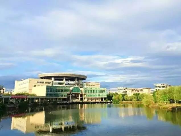 西南科技大学中心湖图片