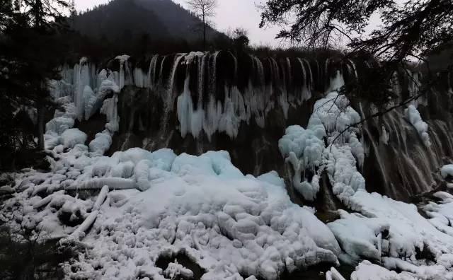 心痛九寨溝震後多處景點面目全非丨86版西遊記取景地諾日朗瀑布坍塌