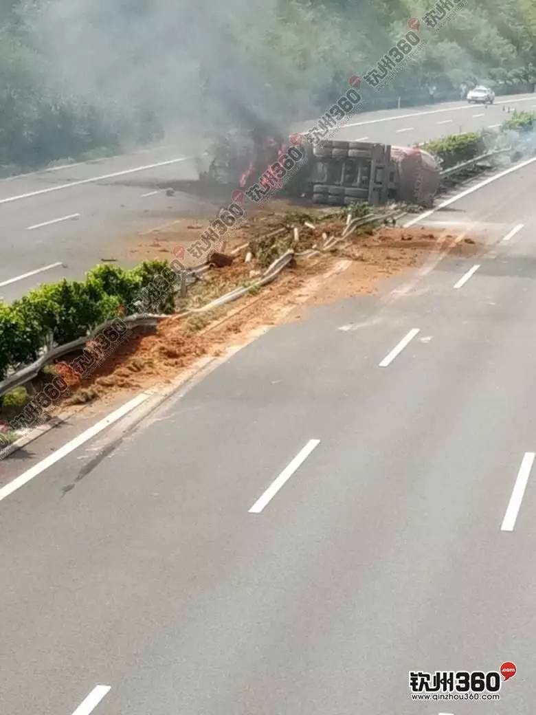 兰海高速钦州路段真是邪了!又一单车祸,两车撞残