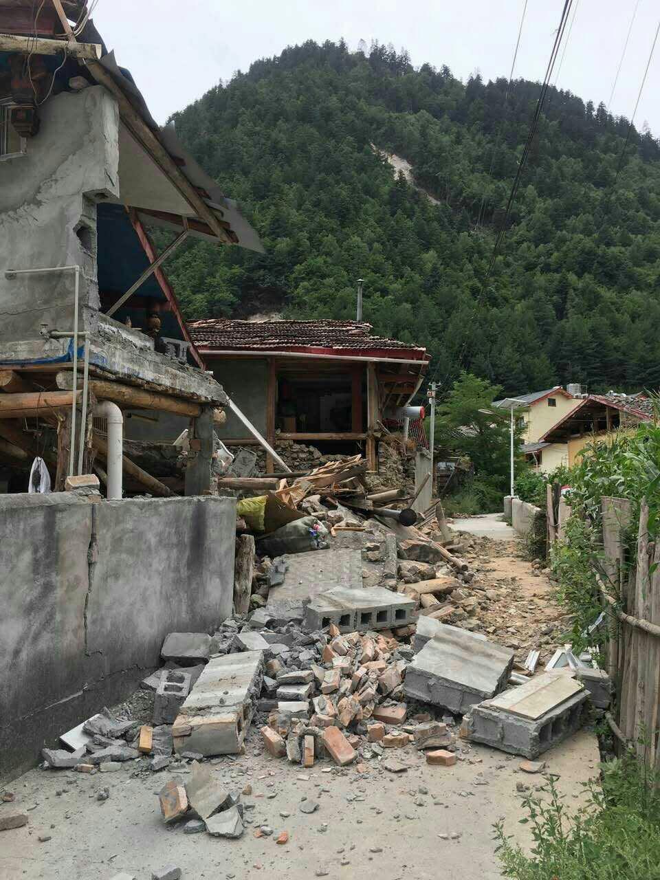 九寨沟地震灾区的成都救援力量