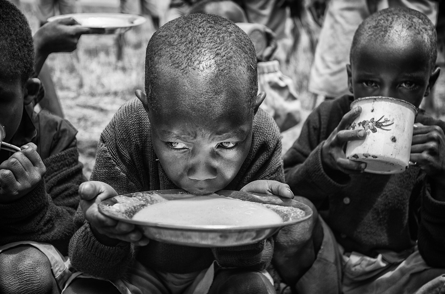 非洲穷孩子图片