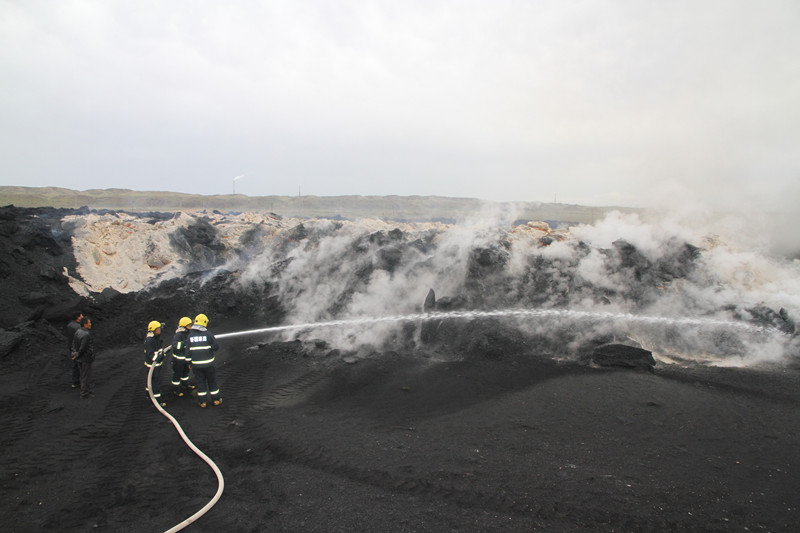 千吨煤炭自燃 消防及时灭火