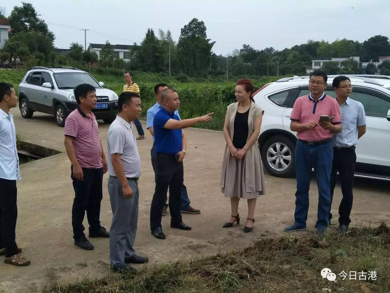 8月12日,长沙市水务局副局长,河长办副主任喻小丽一行来我镇调研河长