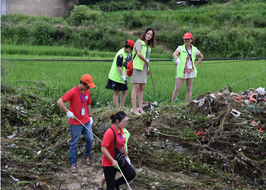 袁明辉 方步清张枫 方荣花何特兴 李霞何李明 邹媛媛萧红 魏丽林余书