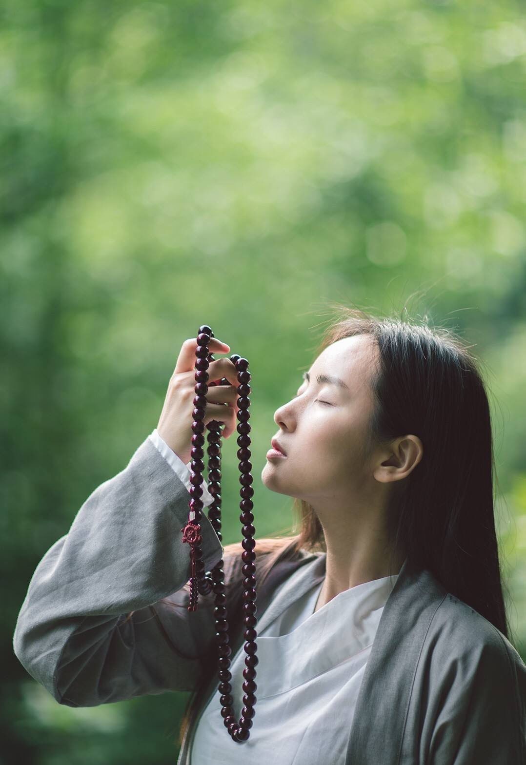 我问佛 为何不给所有女子美丽的容颜?