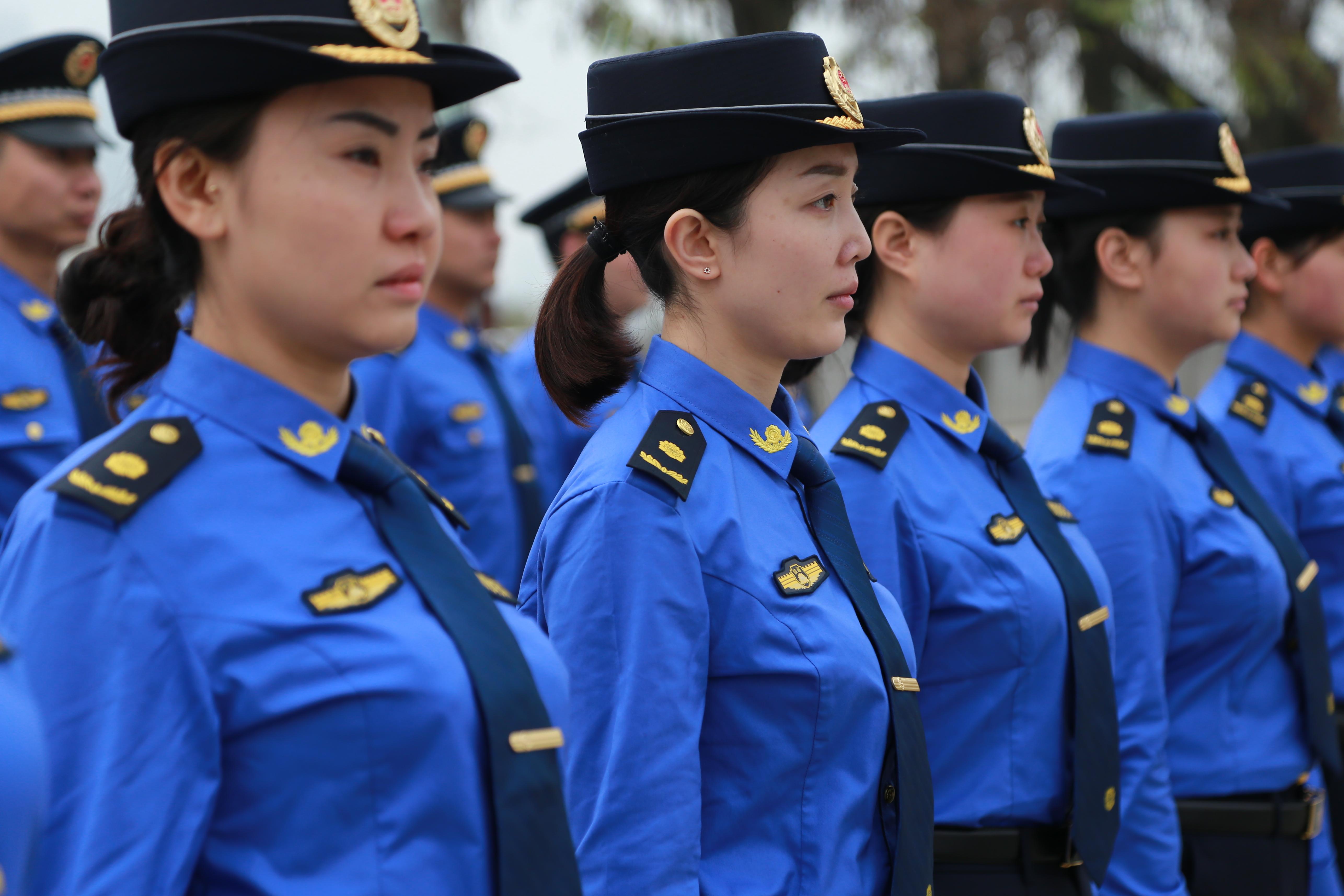 行政执法局制服图片